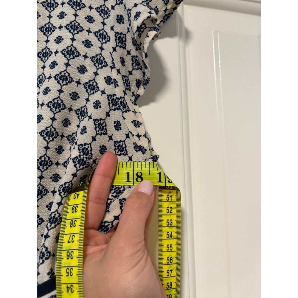 Monteau Los Angeles Dress Large Blue White Printed Ruffle Sleeve Fit & Flare - Picture 9 of 10